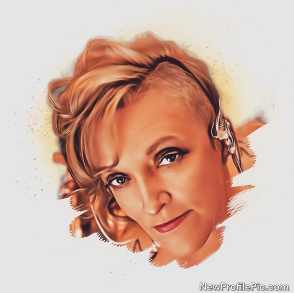 Meet your Posher, Trinity - Picture 1 of 1